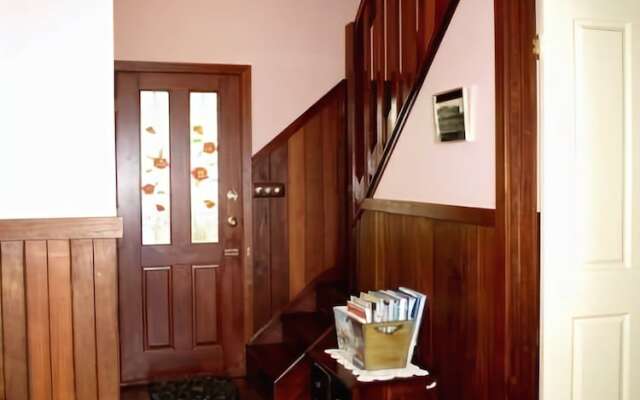 Pemberton Old Picture Theatre Holiday Apartments