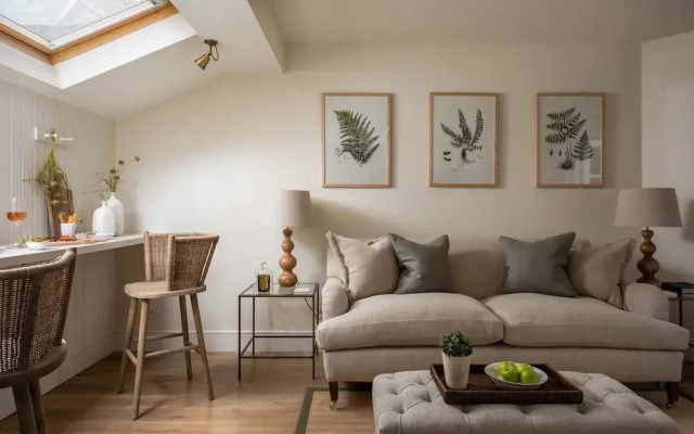 Charming Mews House in Historic Winchester