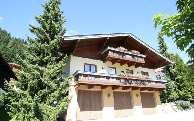 Appealing Apartment in Kleinarl With Ski-storage & Heating