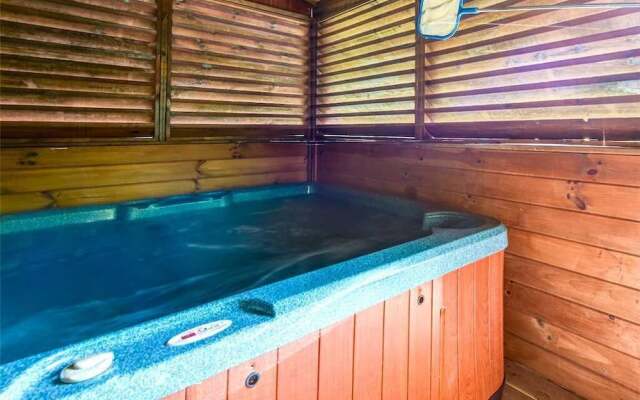 Honey Pot - Three Bedroom Cabin