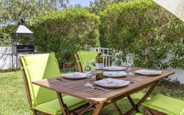 Apartment - 2 Bedrooms with Pool and WiFi - 107876