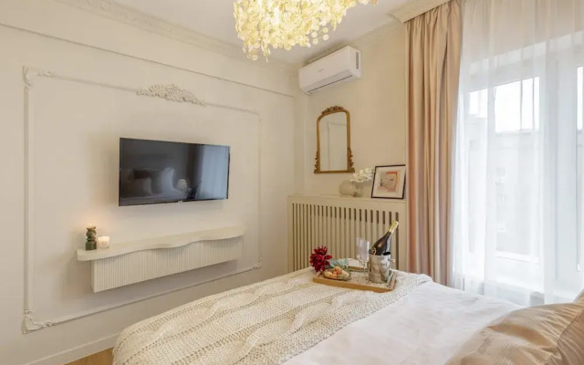 Maison Elysee - An Elegant Apartment in Piata Romana
