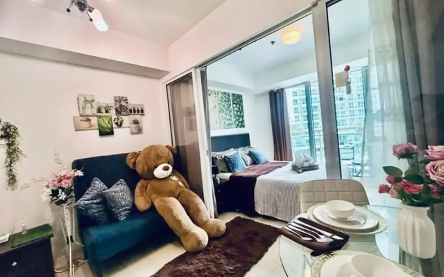 Cozy Condos at Azure Urban Resort