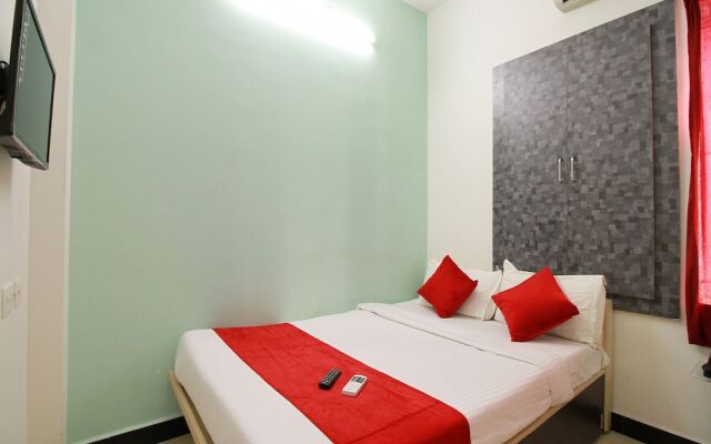 OYO 10835 Hotel Sri Sant