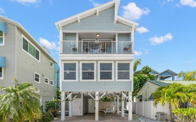 Sunset Beach House by Vtrips