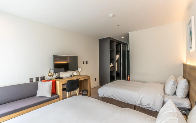 Hotel The Grang Jungmun