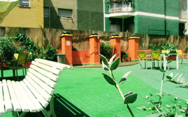 Onefam Les Corts Hostel