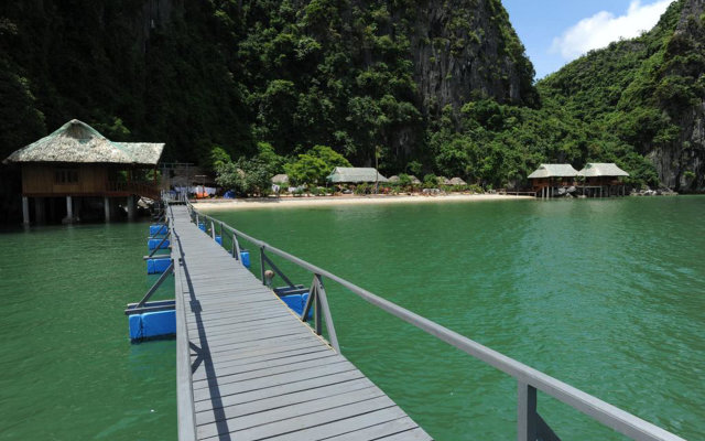 Cat Ba Sandy Beach Resort