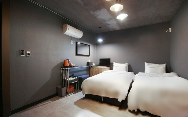 Blue Hotel
