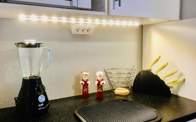 Tilava talo lähellä keskustaa