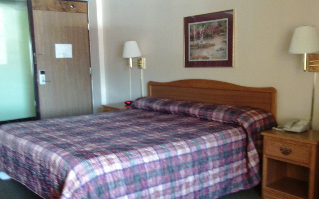 5th Avenue Inn and Suites