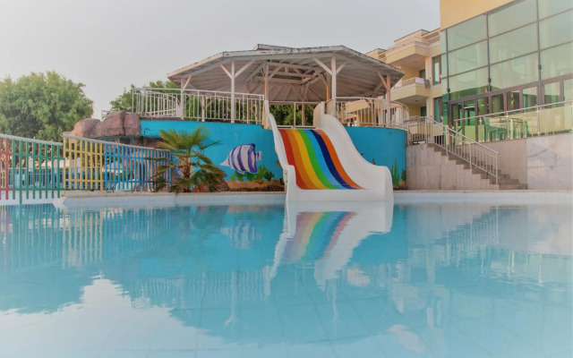 Perla Beach Hotel III