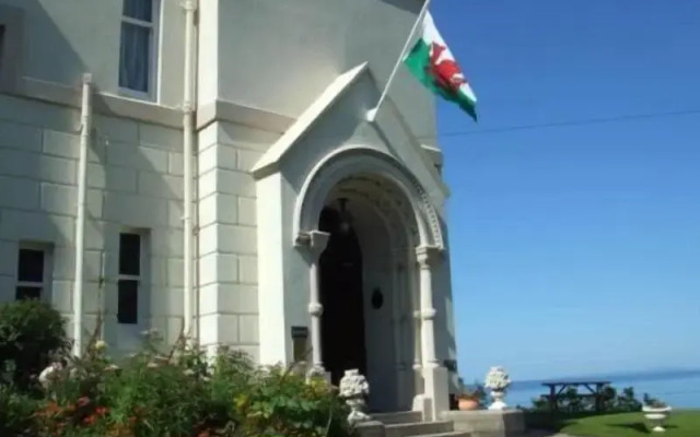 Tyr Graig Castle