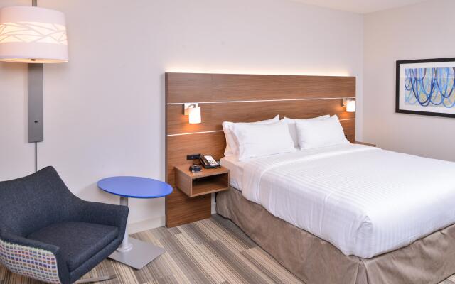 Holiday Inn Express Hotel & Suites Indianapolis Dtn-Conv Ctr, an IHG Hotel