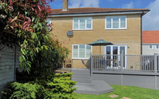 2 Studley Gardens