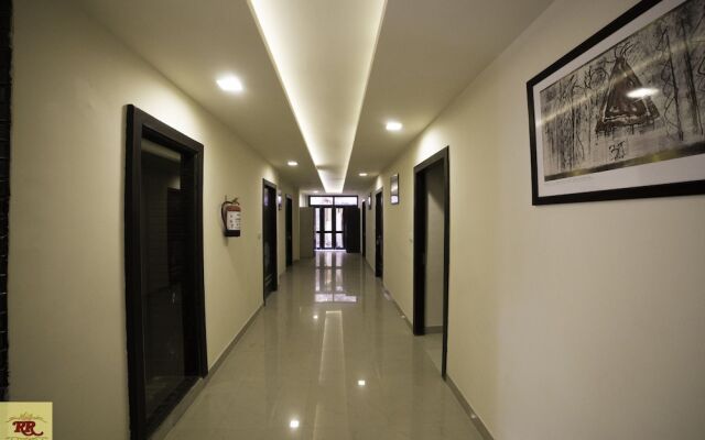 Royal Rosette Lake View Boutique Hotel