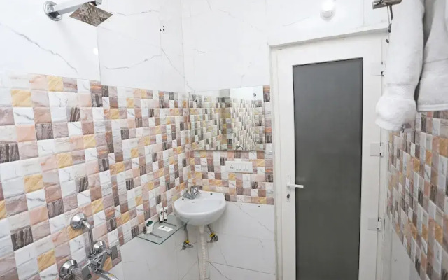 Capital 0 18693 Hotel Levanti