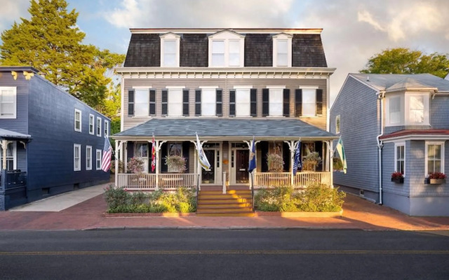 Flag House Inn