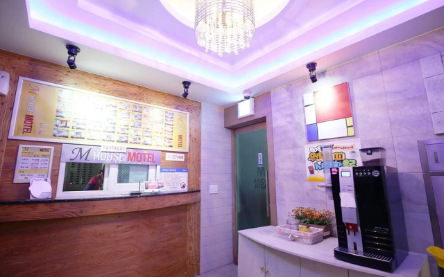 Daejeon Wolpyeong M House