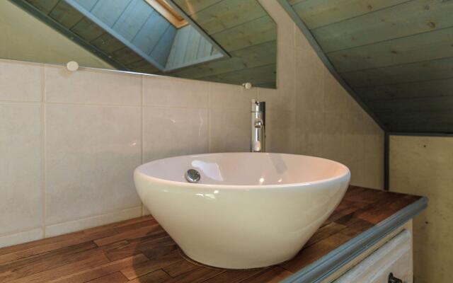 Modern Villa in Serilhac with Private Pool