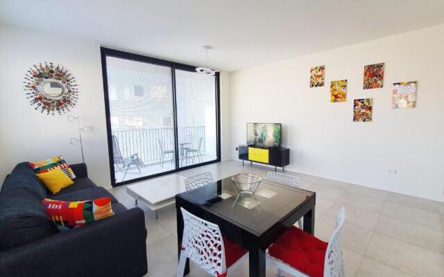 Design 1 Bdr Apartment Beach Side #TL53