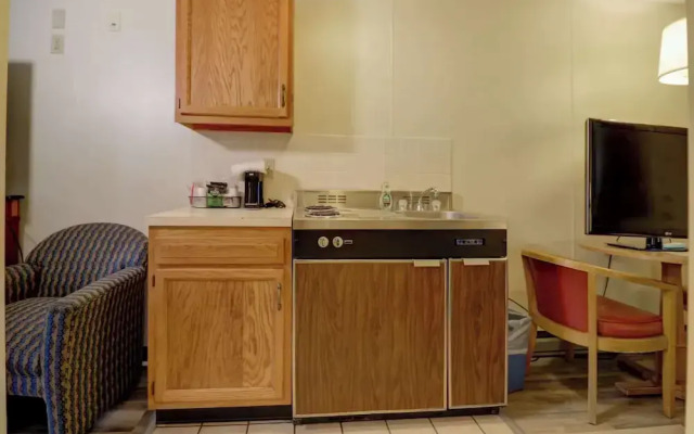 Waves Oceanfront Resort