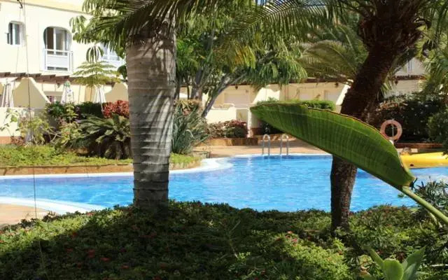 39 El Sultan, Calle el Roque