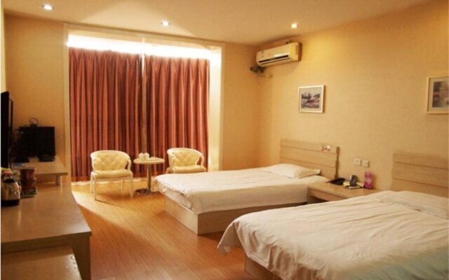 Daily Holiday Business Inn