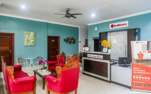 RedDoorz near Hermes Place Polonia Medan