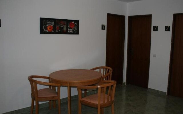 Hostel 33