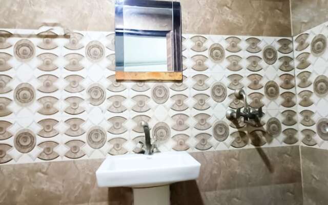 Roomshala 039 Hotel Rk