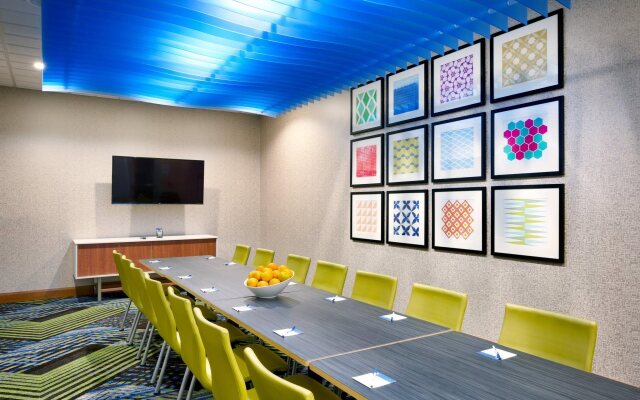 Holiday Inn Express & Suites Gainesville I-75 by IHG