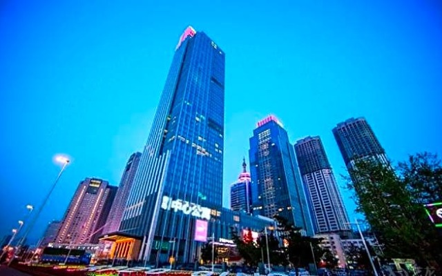 Qingdao Jinshan We+ Holiday Apartment (Wusi Square)