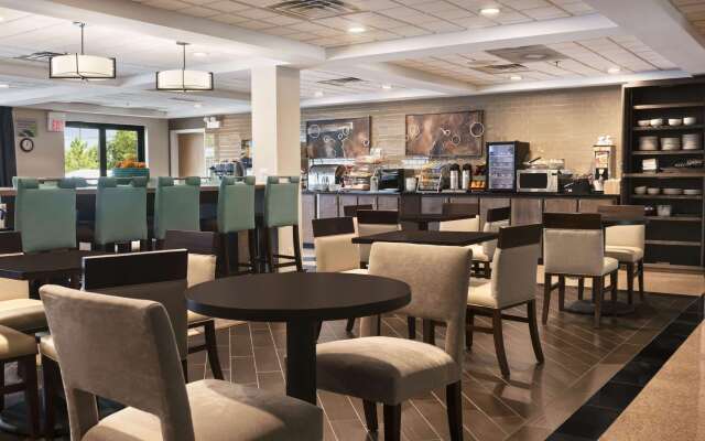 Wingate by Wyndham Chicago Schaumburg