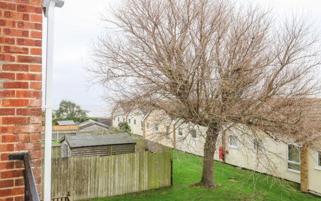 91 Waterside Park