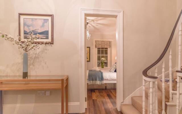 The Liam Neeson Suite by 5STARSTAY