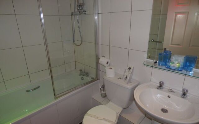 The Carlton Holiday Apartments