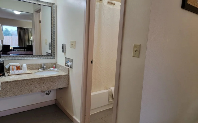 Econo Lodge Biloxi Beach North