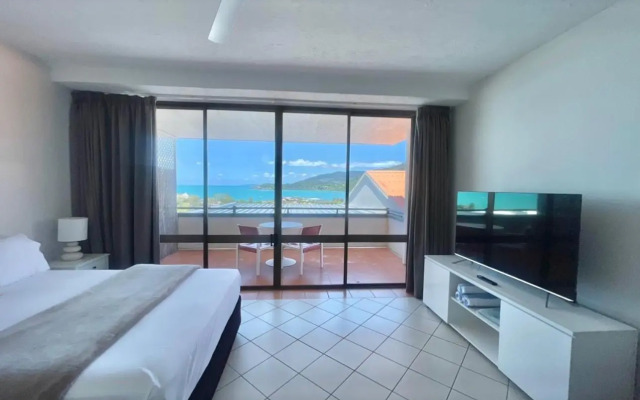 Ocean View 33A Studio Pool Ocean View WIFI