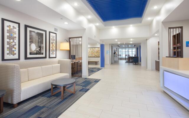 Holiday Inn Express & Suites Amarillo, an IHG Hotel