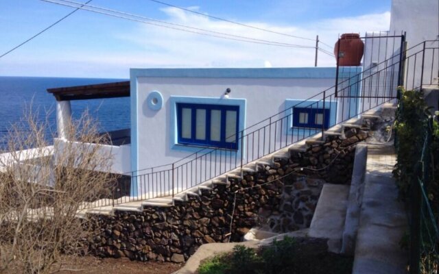 House with 2 Bedrooms in Malfa, with Wonderful Sea View, Enclosed Garden And Wifi