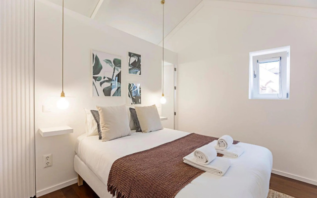 Wonderful 2BR Duplex Near River by LovelyStay