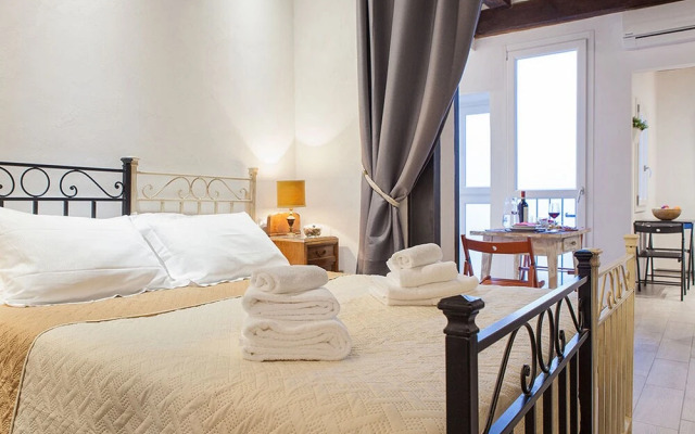 Santa Croce Apartment