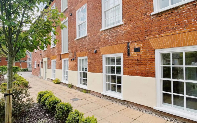 Relaxing 3-Bedroom City Centre Apartment