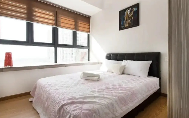 High-floor 2BR Suite, Water Views, Free Parking