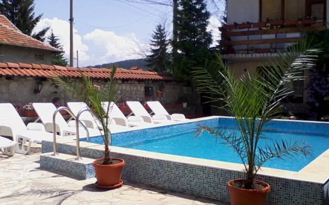 Saint Nikola Family Hotel