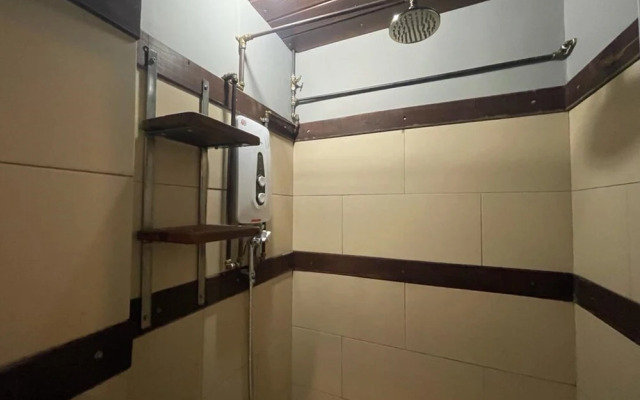 OYO 90368 Jono's Place Guesthouse