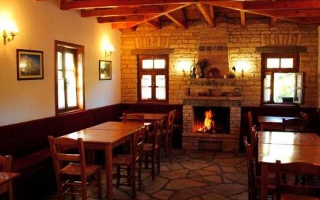 Aloni Guesthouse