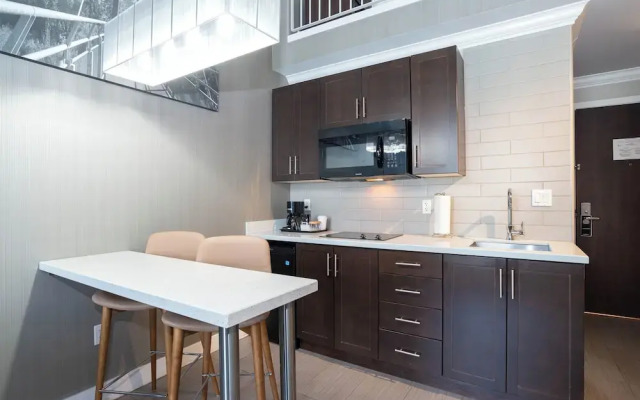 Sandman Signature Winnipeg Airport Hotel & Suites