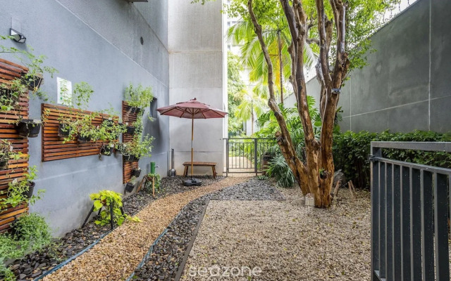 Modern Studio 450m From the Subway Ism0806